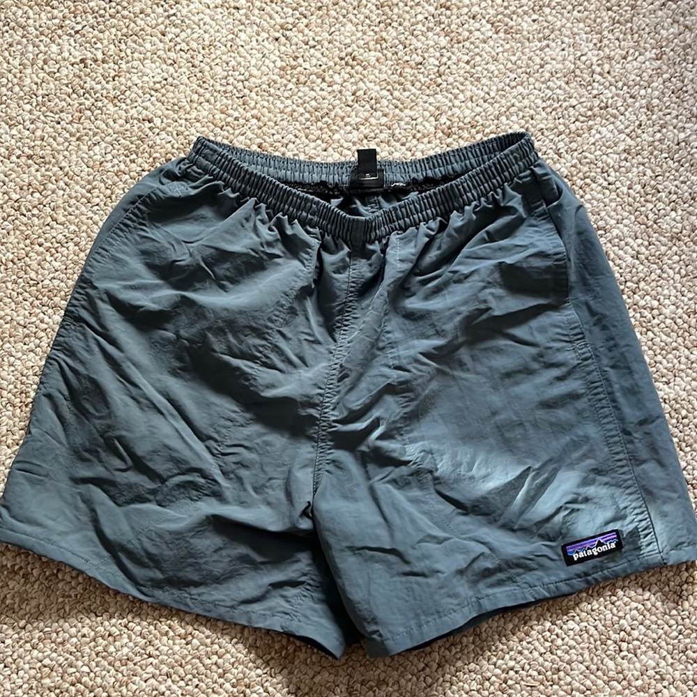Men’s Patagonia baggies (5 inch inseam)